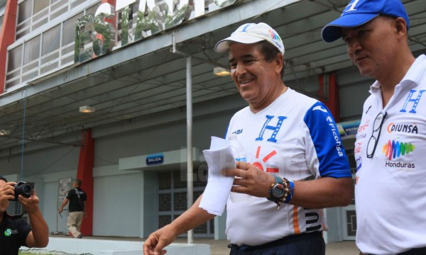 Selección de Honduras madrugó a entrenar en el Rommel Fernández