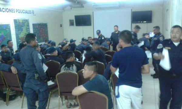 Por sorpresa practican pruebas toxicológicas a 50 policías hondureños