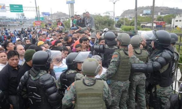 Una marea blanca se congrega en Guayaquil y clama por la paz en Ecuador