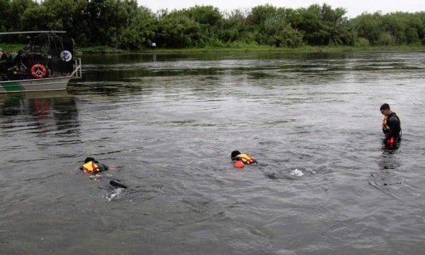 Agentes de EEUU buscan a niña desaparecida en el río Bravo