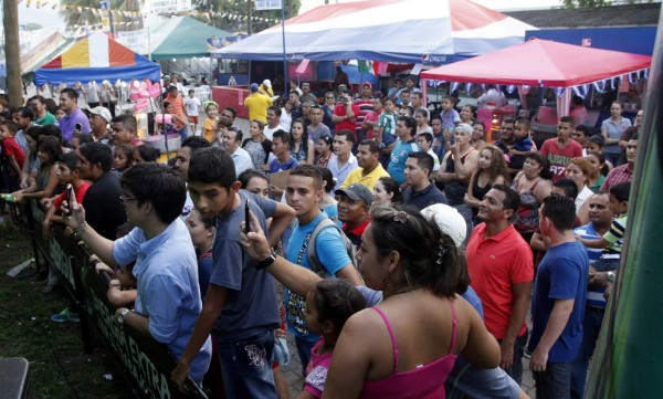 Sampedranos disfrutan de la Feria Juniana con variada diversión