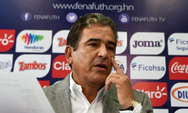 Jorge Luis Pinto negocia para dirigir a la selección de Ecuador