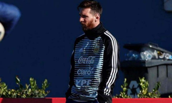 Messi se une la concentración de Argentina