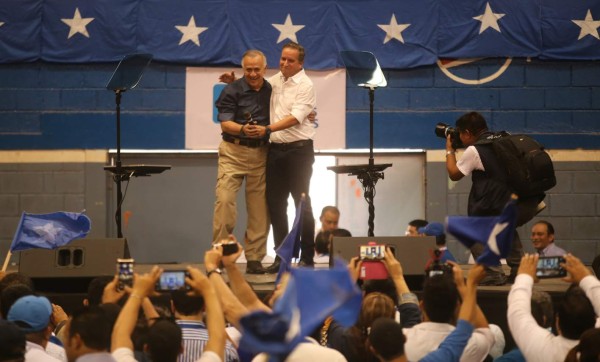 'Unidos somos invencibles': Juan Orlando Hernández en convención