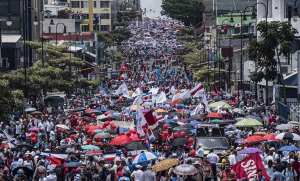 Caos en Costa Rica por masiva marcha en huelga