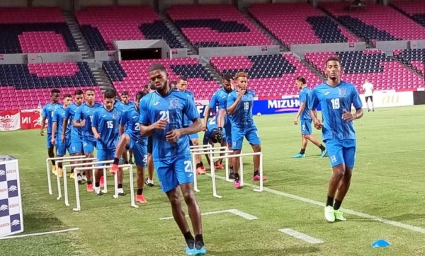 Con pastillas buscan vencer los futbolistas de la Sub-23 de Honduras el 'jet-lag' en Japón