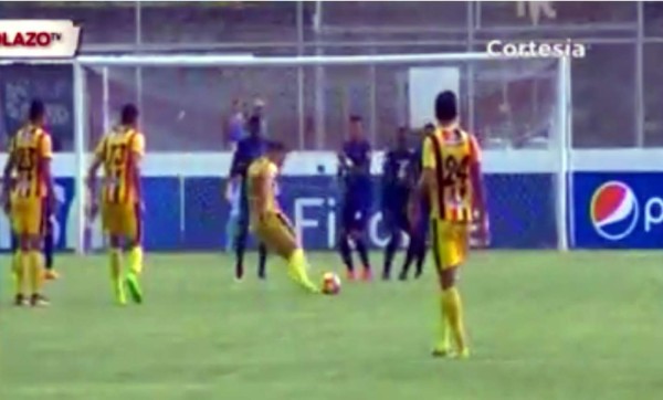VIDEO: Así fue el golazo de tiro libre de Jhow Benavídez ante Motagua