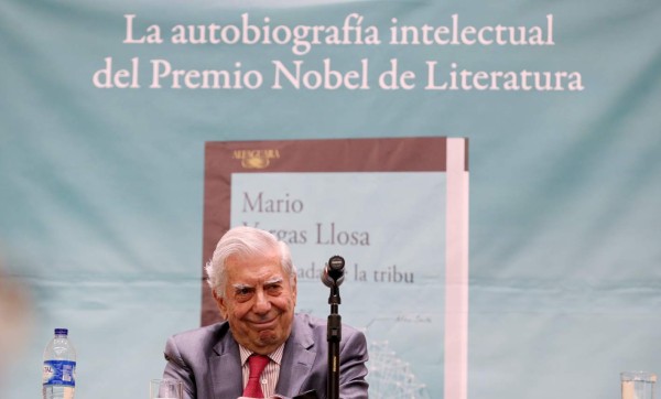 Vargas Llosa: Venezuela es hoy 'un país que va a desintegrarse'