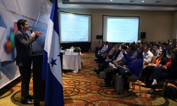Honduras mejora índices en matemáticas y español