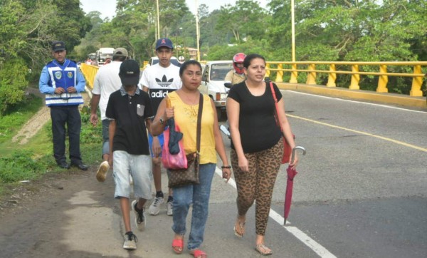 Paro de buses y taxis en Honduras, policías garantizan seguridad