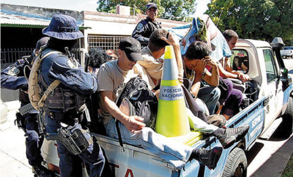 Detienen a 44 balseros cubanos en Honduras que se dirigían hacia EUA