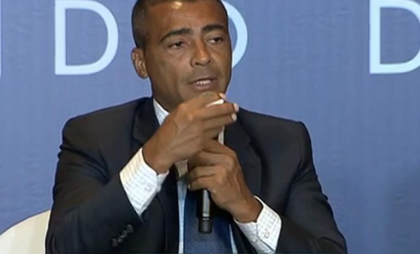 Romario será multado por insultos al futuro presidente de fútbol brasileño