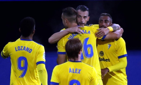 El Cádiz y el Choco Lozano ganaron de visita al Eibar en la Liga Española.