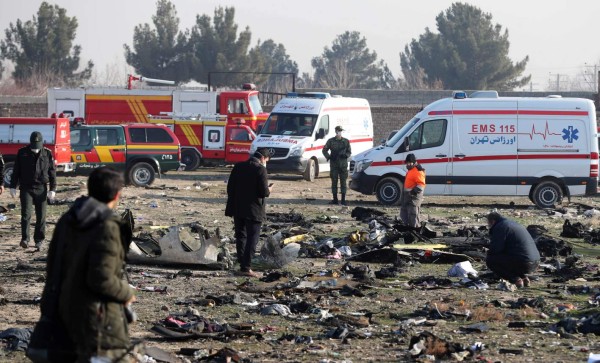 ¿Fue derribado el avión ucraniano? Kiev exige investigación de accidente