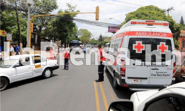 Ambulancia que llevaba a Chelato Uclés chocó cuando iba hacia el aeropuerto