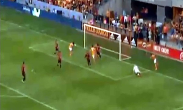 VIDEO: El increíble gol que se perdió Alberth Elis contra Atlanta United