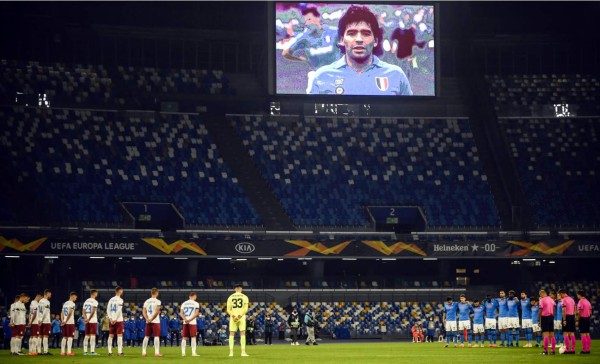 ¡Oficial! El estadio del Napoli fue rebautizado como 'Diego Armando Maradona'