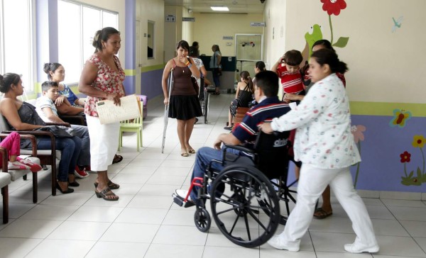 Brigada maxilofacial opera a 16 hondureños