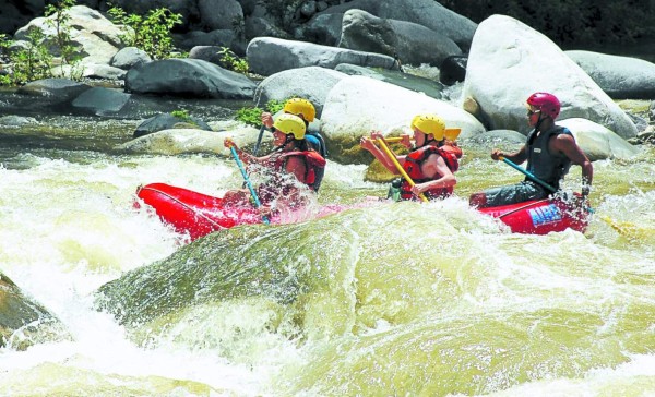 Amenazados los deportes extremos en La Ceiba por daño en cuenca del Cangrejal