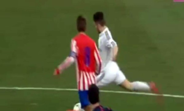 Juvenil del Real Madrid marcó un impresionante golazo desde su campo