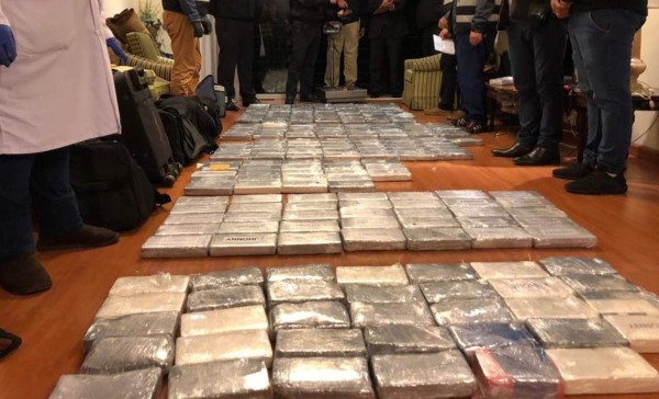 Decomisan 270 kilos de cocaína en Perú a banda integrada por colombianos