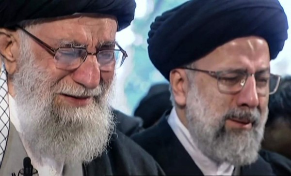 El líder supremo iraní llora por Soleimani y amenaza con 'dura venganza' a EEUU