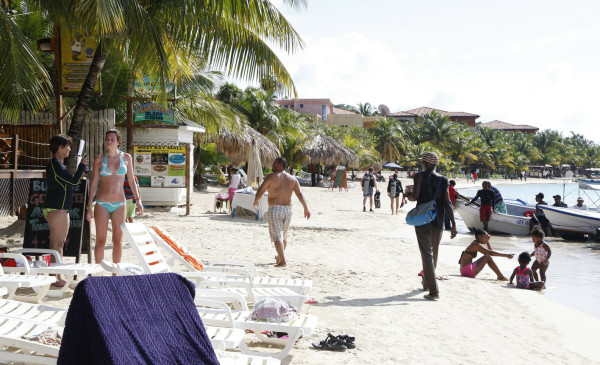 Roatán busca certificación como destino turístico ecológicamente sostenible