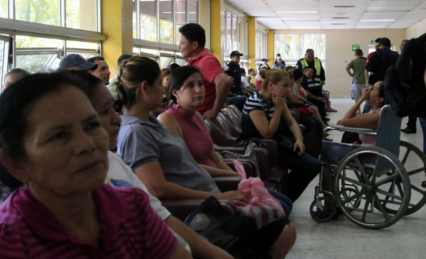 A paro 670 médicos y 3,000 enfermeras en Honduras