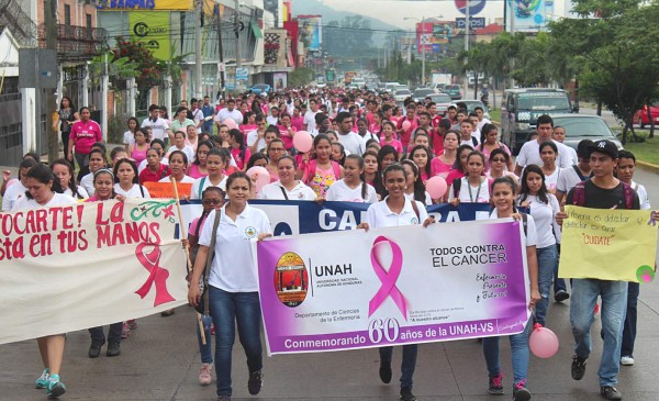 Unos 1,500 alumnos de Unah-vs marchan contra el cáncer