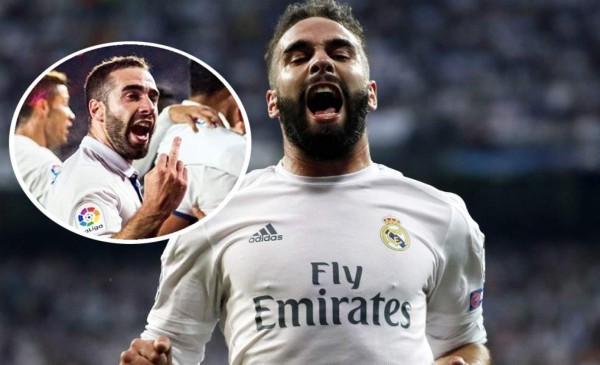 Dani Carvajal es captado haciendo una seña obscena a aficionados del Barcelona