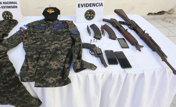 Controversia por insólitos requisitos para portar armas en Honduras
