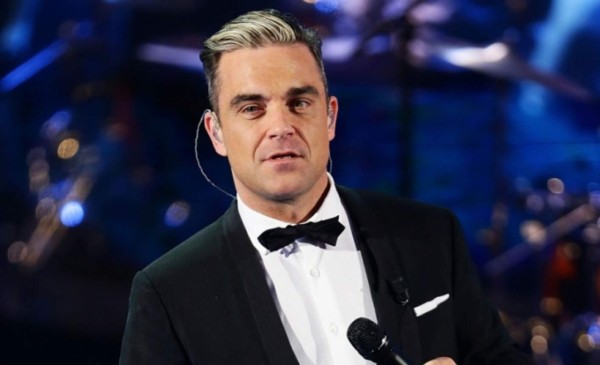 Robbie Williams se accidenta por sus problemas en las rodillas