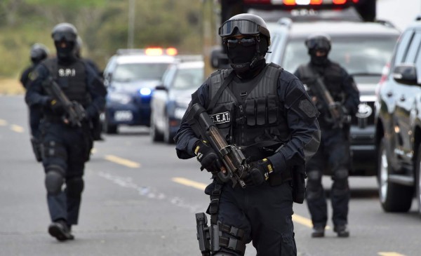 Panamá capacita contra el terrorismo a más de 1,000 policías para Cumbre