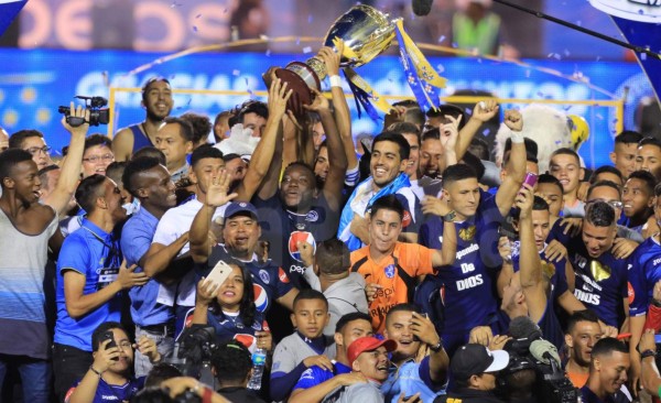 Motagua, bicampeón de Honduras en una trágica final
