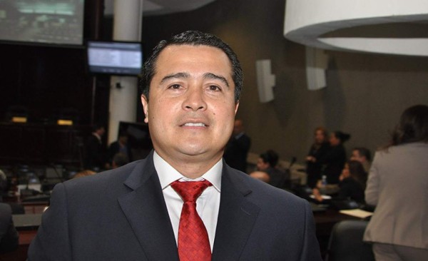 Tony Hernández niega vínculos con actividades ilegales