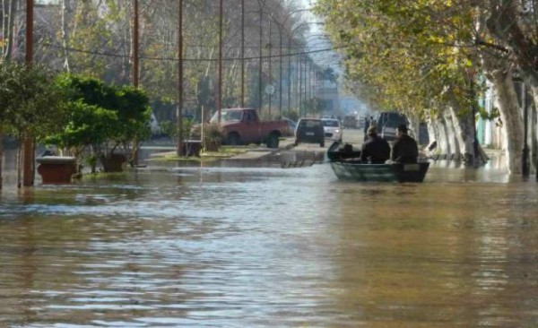 Más de 18,000 desplazados en Uruguay por inundaciones