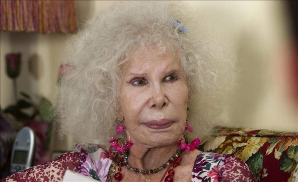 Muere la duquesa de Alba a los 88 años, excéntrica aristócrata 