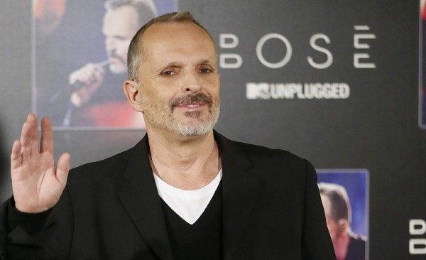 Miguel Bosé, en contra de vacuna para combatir el Covid-19