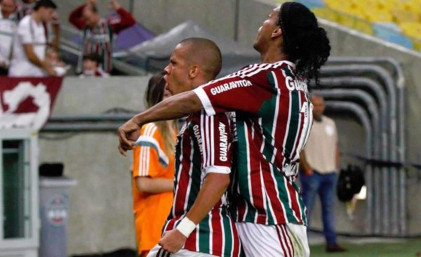 Ronaldinho debuta con triunfo en Fluminense