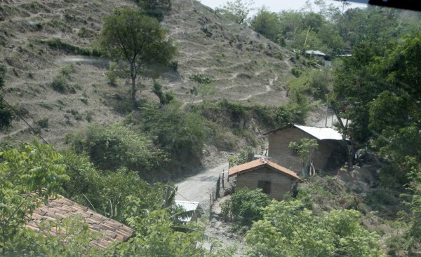 base. Casas donde se refugian los mareros en La Virtud.