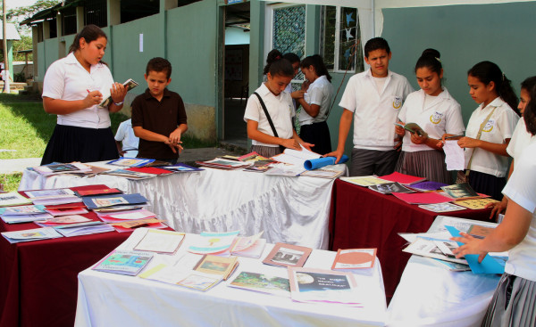 Colegio de Santa Bárbara es semillero de escritores