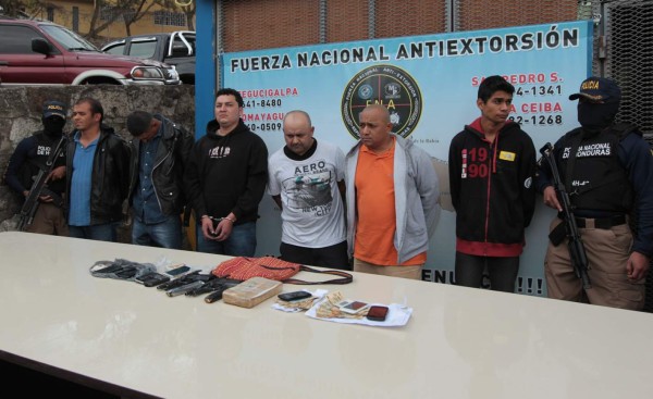 Capturan a seis presuntos miembros de la mara Salvatrucha en la capital