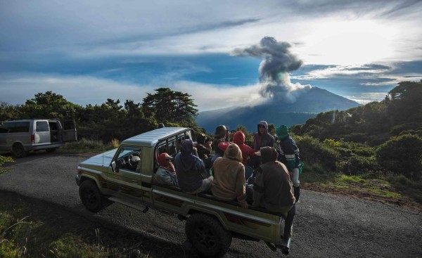 Volcán Turrialba inició fase eruptiva en Costa Rica