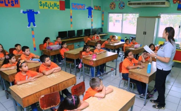 Escuelas bilingües buscarán regresar a clases presenciales en Honduras