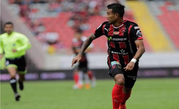 Carlos Discua se estrena con la Liga Alajuelense