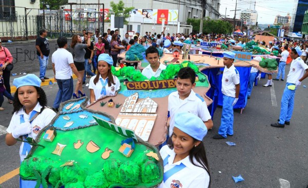 El Reyes y Las Vegas, los mejores en desfiles de San Pedro Sula