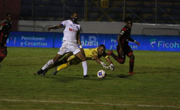 Video: Olimpia logra sufrido triunfo ante Vida y se coloca líder provisional de su grupo