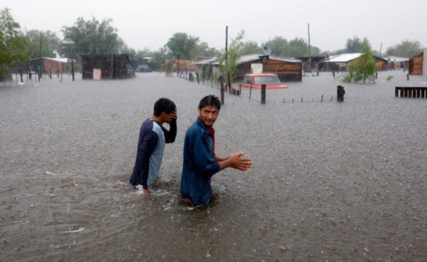 Inundaciones en Argentina dejan más de 5,000 evacuados