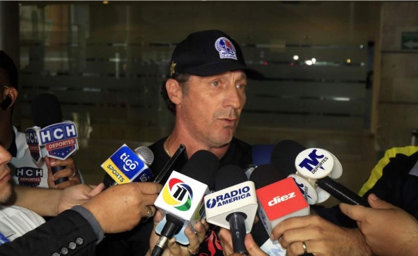 Pedro Troglio confirmó los fichajes de Marvin Bernárdez y del paraguayo José Arnaldo Cañete