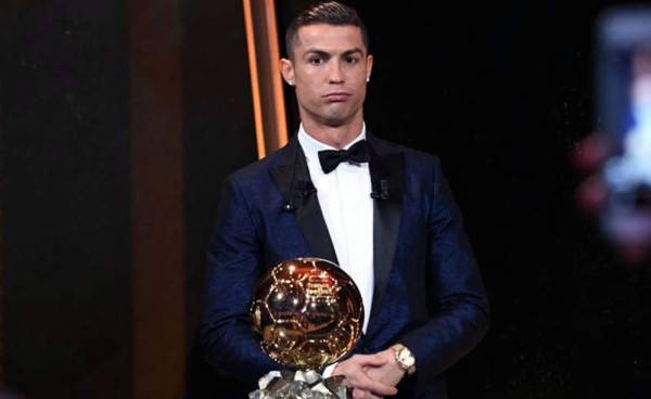 Cristiano Ronaldo tras ganar el Balón de Oro 2017: 'Espero que la batalla con Messi continúe'